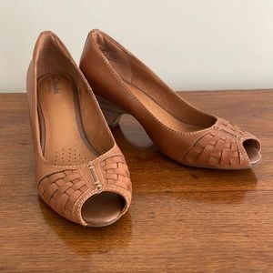 Clarks Artisan woven leather peep toe pumps
